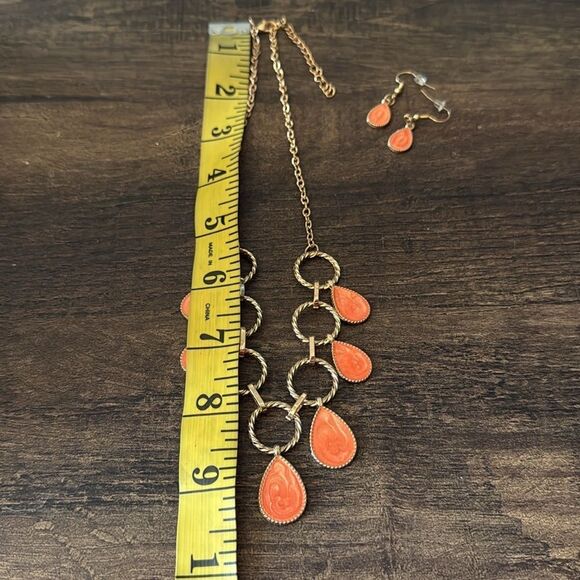 Elegant Gold and Orange Teardrop Jewelry Set - Picture 5 of 5